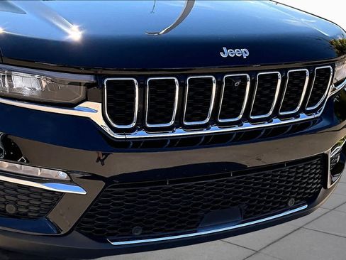 Used 2025 Jeep Grand Cherokee Limited w/ Luxury Tech Group II AWD/4WD image 30