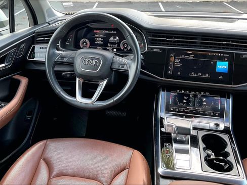 Used 2023 Audi Q7 3.0T Prestige image 8