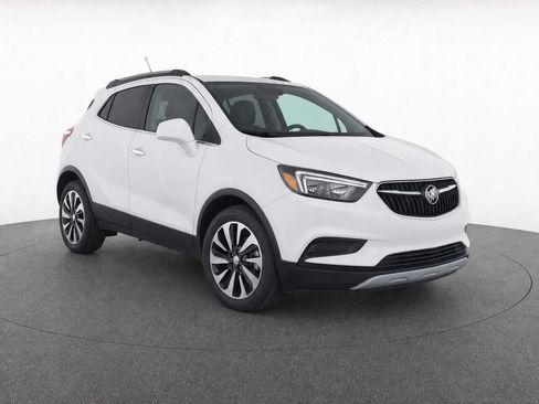 Used 2021 Buick Encore Preferred FWD image 2