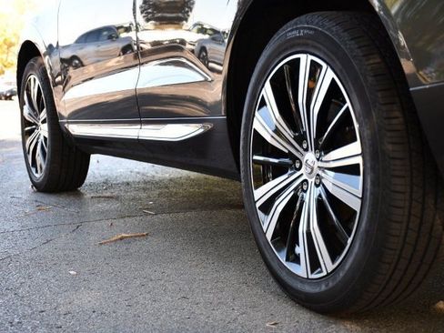 Used 2022 Volvo XC60 B5 Inscription w/ Protection Package Premier image 9