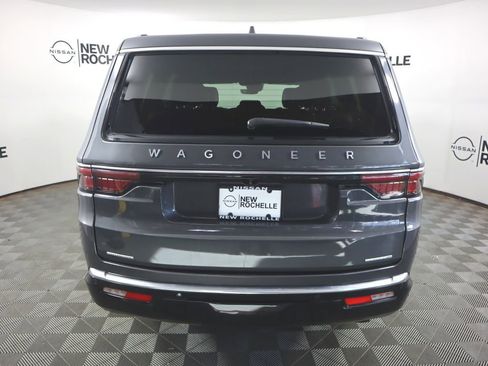 Used 2023 Jeep Wagoneer Series II w/ Premium Group I image 6