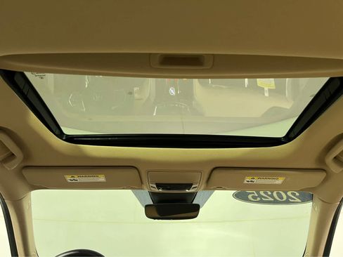 Used 2025 Acura TLX w/ Technology Package image 14