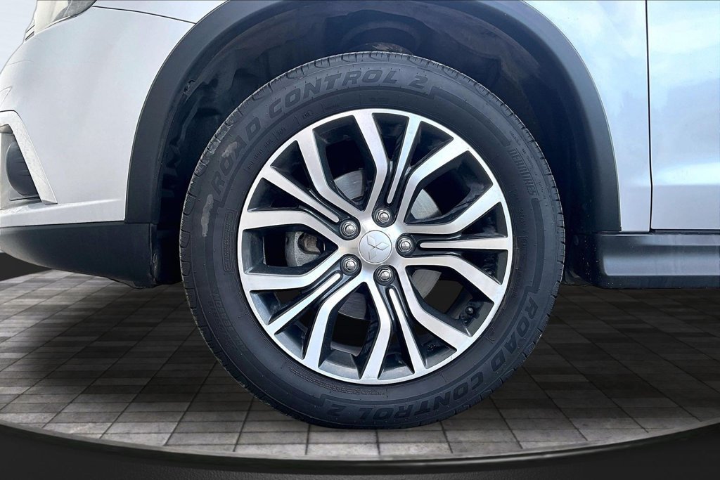 Used 2017 Mitsubishi Outlander Sport ES FWD image 9