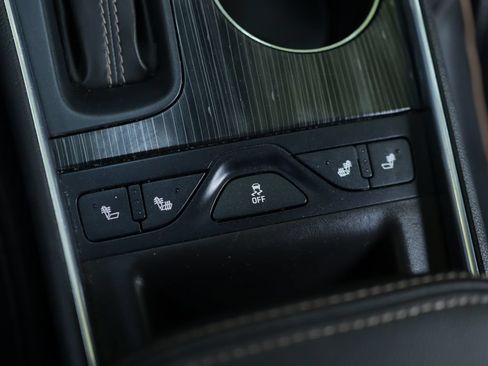 Used 2016 Chevrolet Impala LTZ FWD image 19