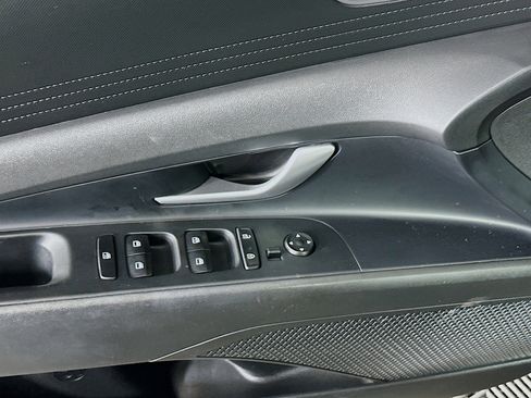 Used 2022 Hyundai Elantra Blue w/ Preferred Accessory Package image 15