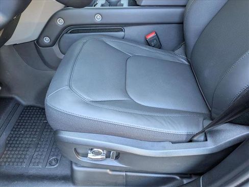 New 2026 Land Rover Defender 130 V8 image 4