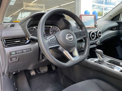 Used 2024 Nissan Sentra SV FWD image 9