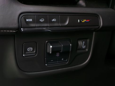 Used 2023 Cadillac Escalade V AWD/4WD image 16
