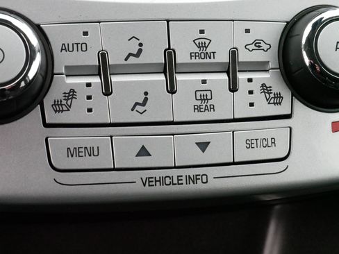 Used 2016 Chevrolet Equinox LT w/ Convenience Package image 28