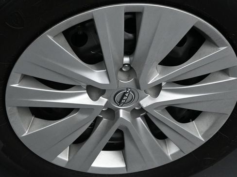 Used 2025 Nissan Sentra S FWD image 18