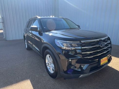 Used 2026 Ford Explorer Active w/ Active Comfort Package RWD image 2