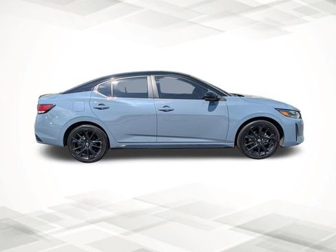 Used 2025 Nissan Sentra SR w/ Midnight Edition image 3