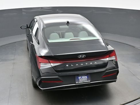 Used 2024 Hyundai Elantra SE FWD image 33