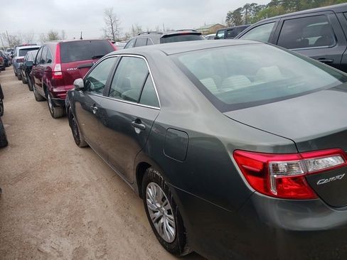 Used 2014 Toyota Camry LE image 4