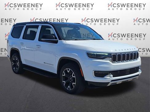 Used 2024 Jeep Wagoneer Series III AWD/4WD image 7