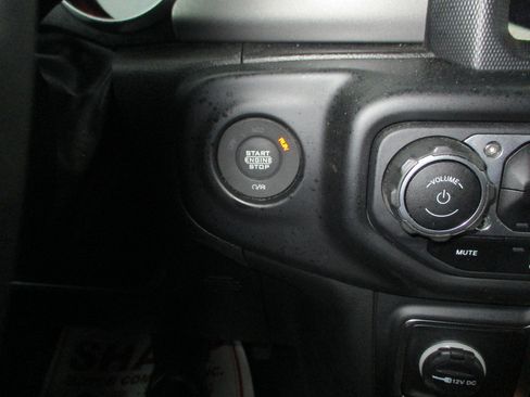 Used 2022 Jeep Gladiator Rubicon w/ LED Lighting Group image 6