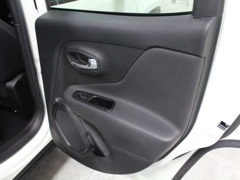 Used 2020 Jeep Renegade Altitude AWD/4WD image 25