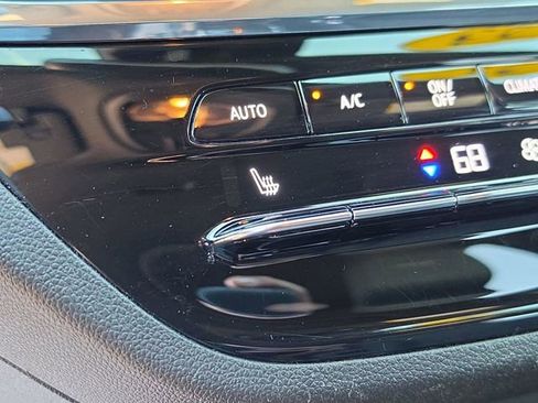 Used 2025 Buick Envista Avenir image 28