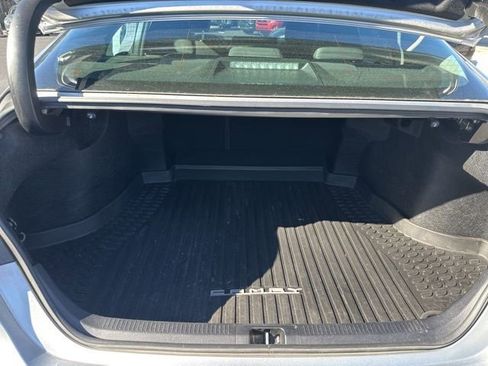 Used 2019 Toyota Camry XLE w/ Navigation Package image 8