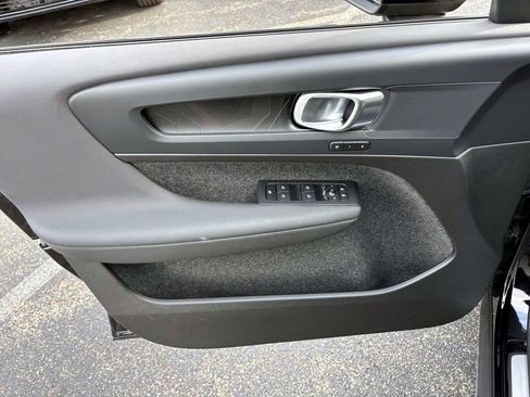 Used 2024 Volvo XC40 Recharge Core w/ Protection Package Premier image 11