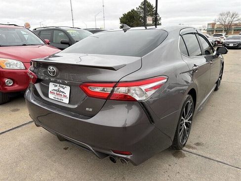 Used 2020 Toyota Camry SE image 6