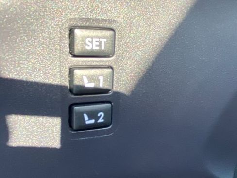 Certified 2023 Subaru Ascent Limited w/ Technology Package AWD/4WD image 21