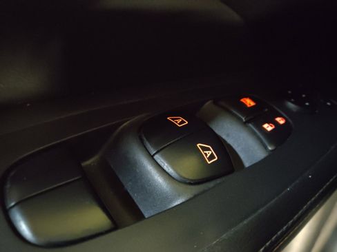Used 2018 Nissan Pathfinder SV AWD/4WD image 27