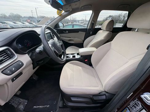 Used 2019 Kia Sorento LX image 20
