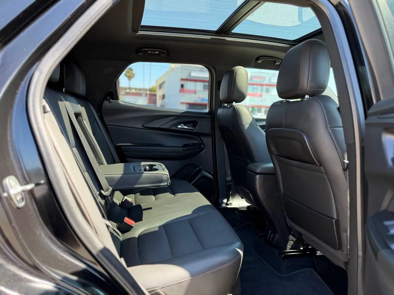 Used 2021 Chevrolet TrailBlazer RS w/ Sun and Liftgate Package FWD image 34