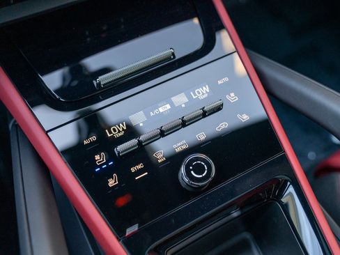 Certified 2026 Porsche Cayenne image 19