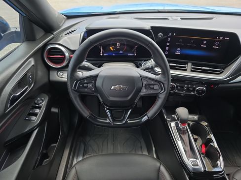 Used 2024 Chevrolet Trax RS w/ Driver Confidence Package FWD image 14