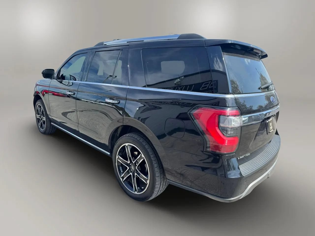 Used 2020 Ford Expedition Limited w/ Special Edition Package RWD image 8