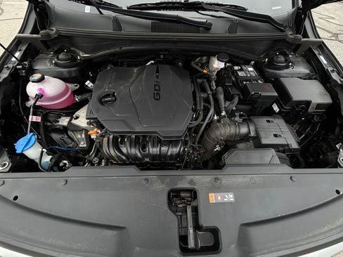 Used 2025 Kia Sportage LX FWD image 32