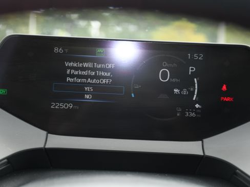 Used 2025 Toyota Prius Plug-In Hybrid FWD image 15