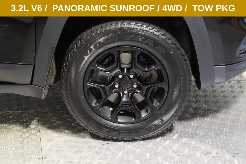 Used 2022 Jeep Cherokee Latitude w/ Sun & Sound Group AWD/4WD image 39