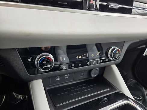 New 2025 Mitsubishi Outlander SE image 24