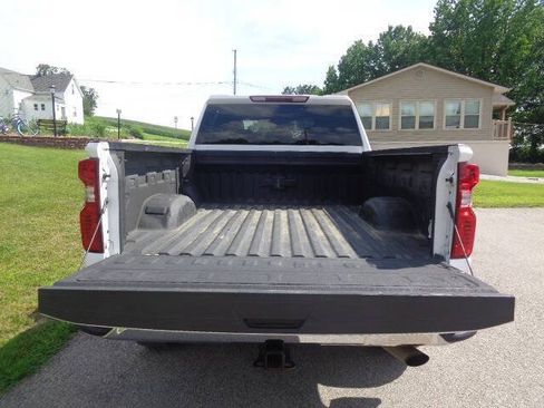 Used 2022 Chevrolet Silverado 2500 LT AWD/4WD image 5