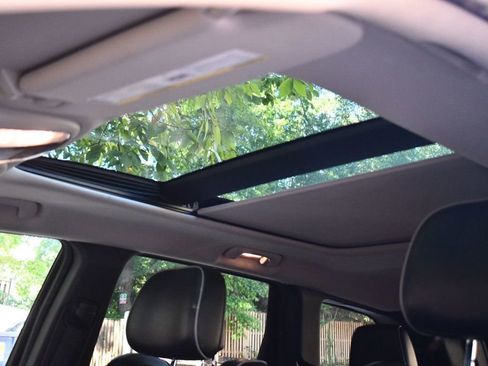 Used 2012 Jeep Grand Cherokee Overland image 41