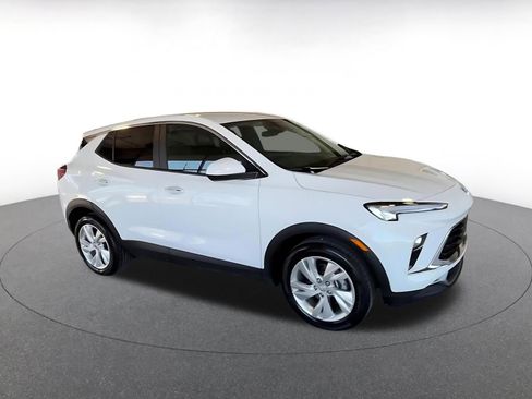 Used 2025 Buick Encore GX Preferred image 2