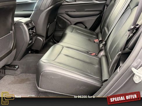 Used 2025 Jeep Grand Cherokee Limited image 14