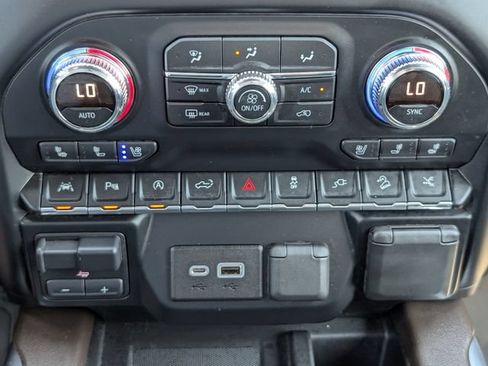 Used 2019 GMC Sierra 1500 Denali w/ Denali Ultimate Package AWD/4WD image 22