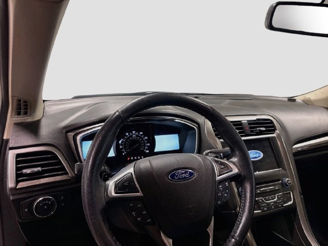 Used 2017 Ford Fusion SE w/ Fusion SE Technology Package AWD/4WD image 10
