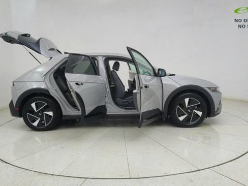 Used 2025 Hyundai Ioniq 5 SE RWD image 69
