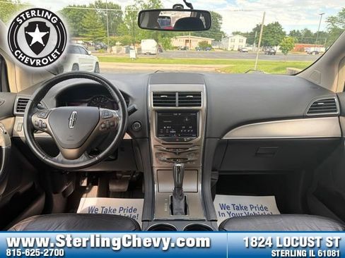 Used 2013 Lincoln MKX AWD image 9