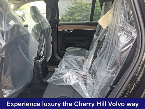 New 2026 Volvo XC90 T8 Plus w/ Protection Package Premier AWD/4WD image 7