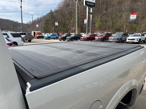 Used 2018 RAM 2500 Laramie w/ Snow Chief Group image 13