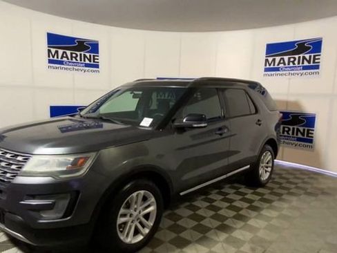 Used 2017 Ford Explorer XLT FWD image 6