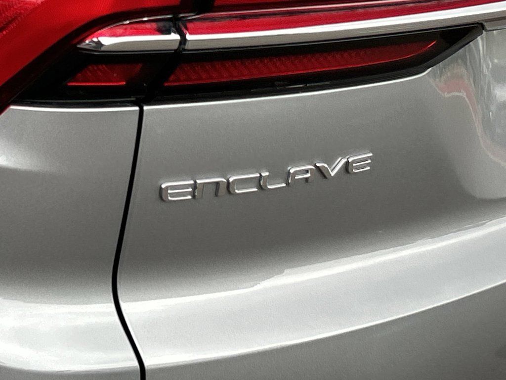 Used 2025 Buick Enclave Preferred w/ Power Package FWD image 32