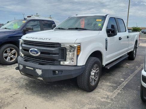 Used 2019 Ford F250 XL w/ Power Equipment Group RWD image 3