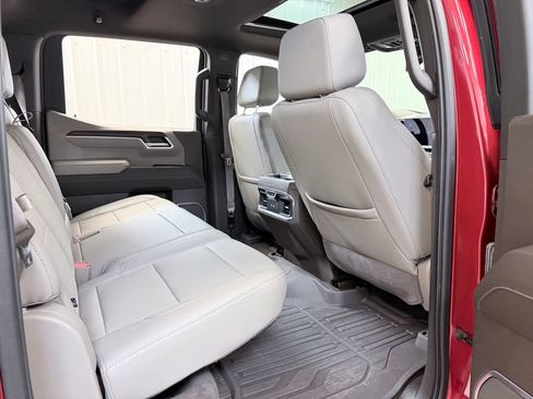 Used 2022 GMC Sierra 1500 SLT w/ SLT Premium Plus Package AWD/4WD image 32